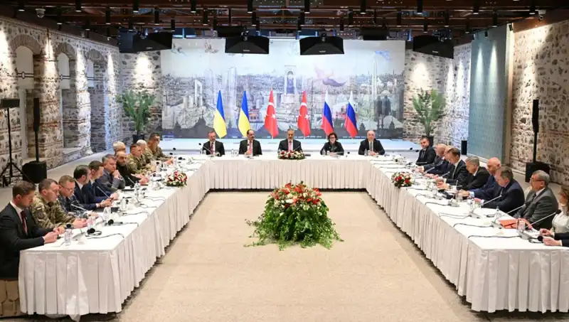 İstanbul’da Barış Zirvesi: Rus Heyeti Türkiye’ye Geldi, Tarihi Görüşmeler Başlıyor