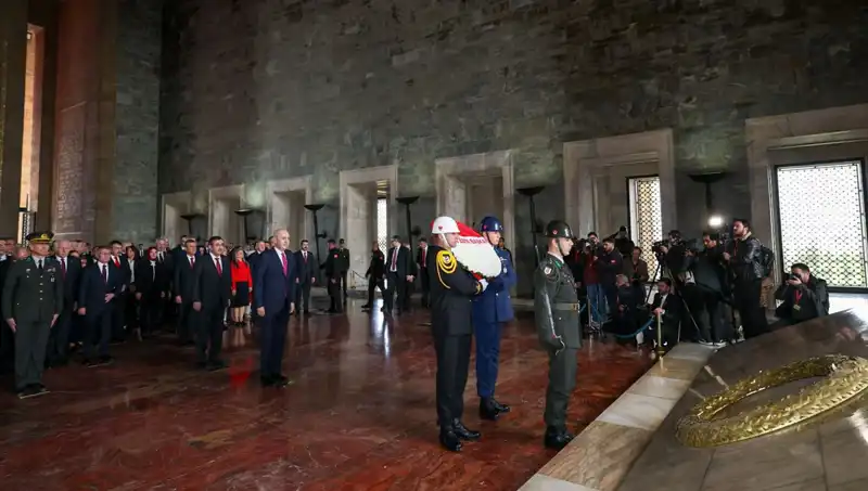 Devlet Erkanı Anıtkabir'de; Ulusal Birlik ve Beraberlik Mesajı Verildi