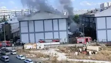 Başakşehir'de Sanayi Sitesinde Korkutan Yangın: Neler Yaşandı?