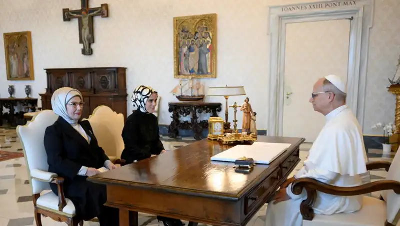Emine Erdoğan ve Papa Leo, Gazze Üzerine Kritik Görüşme Gerçekleştirdi