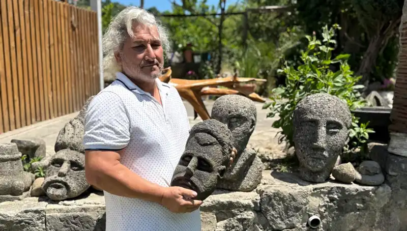 Üç Günde Efsanevi Eserler Yaratıyor: Kendi Sanat Dünyasında Sırlarla Dolu