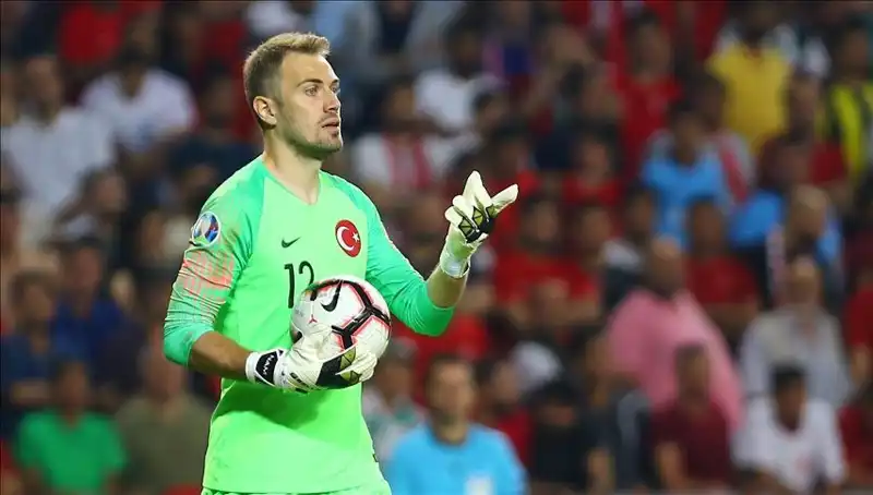 Milli Kaleci Mert Günok'tan Şaşırtıcı Açıklama: Futbolu Bırakma Yaşı Belli Oldu!