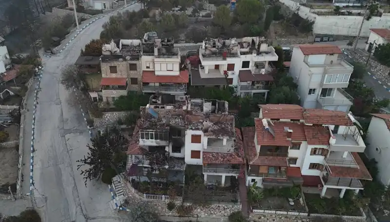 Orman Yangınları Ülkeyi Sarıyor: Onlarca Ev Kullanılamaz Hale Geldi!