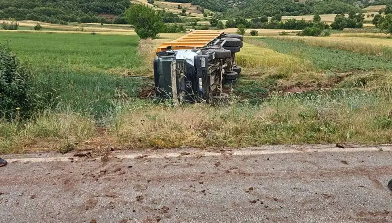 Tokat’ta Feci Kaza: Devrilen Kamyon Şoförünün Hayatı Kaydı