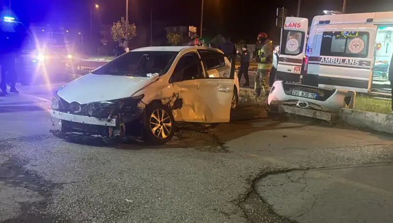 Pikap ve Otomobil Çarpıştı: Kazanın Sebepleri ve Sonuçları Neler?