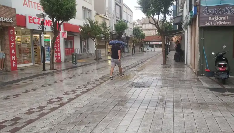 Kırklareli'de Sağanak Yağış Hayatı Olumsuz Etkiledi, Dikkat!
