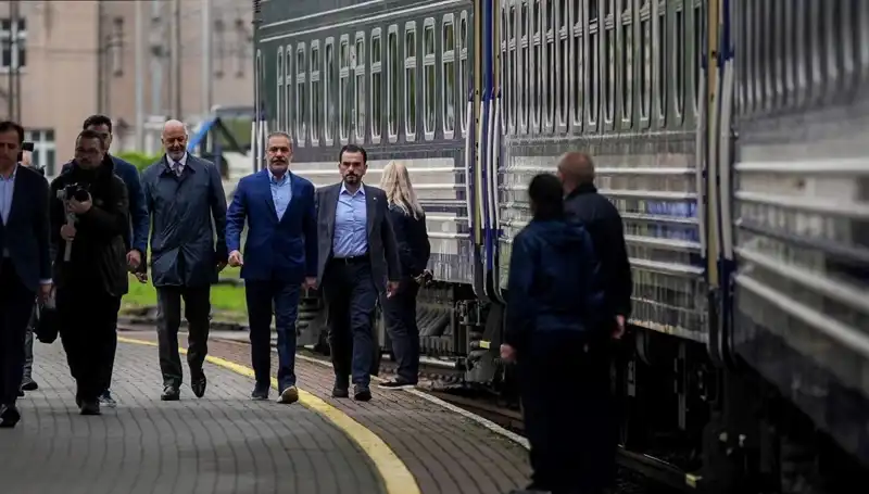Dışişleri Bakanı Fidan, Ukrayna'daki Ziyaretini Tamamlayarak Önemli Temaslarda Bulundu