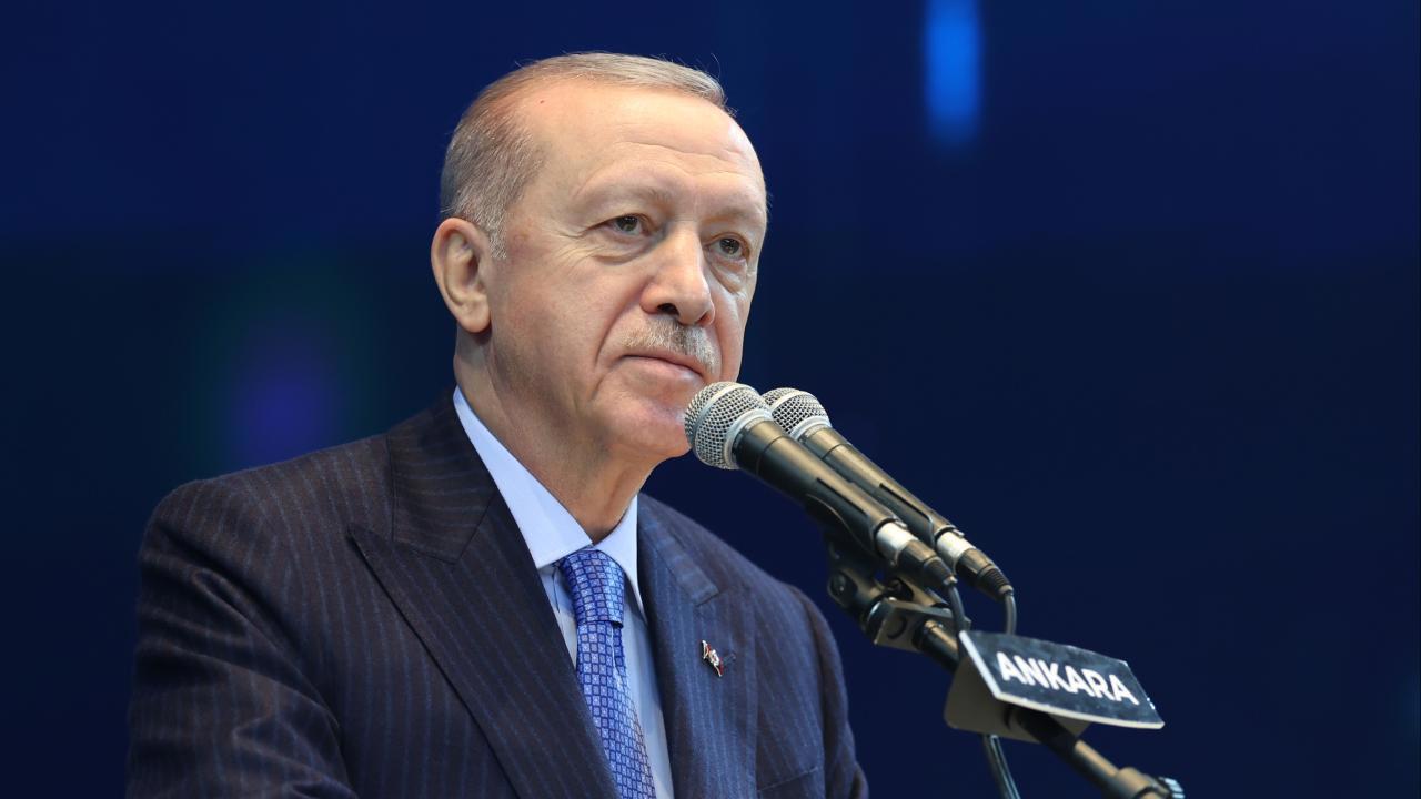 Cumhurbaşkanı Erdoğan, Şara ile Görüşmek Üzere Toplantıda