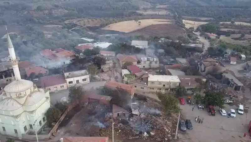 Çanakkale'de Orman Yangını: Havadan Görüntülerle Dehşet Verici Manzara