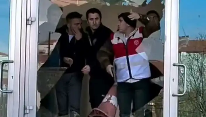 Maçta Gerilim Tırmandı: Taraftarlar Arasında Şok Savaş!