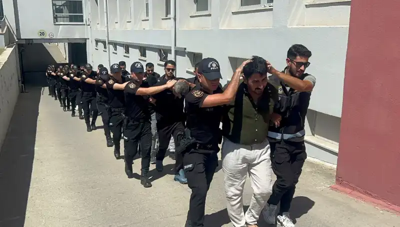 Adana’da 825 Kilo Eroin Operasyonu: 16 Kişi Tutuklandı!