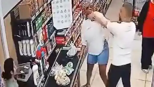Market Kasa Sırasında Şok Olay: Çocuk Gözleri Önünde Kadına Saldırı