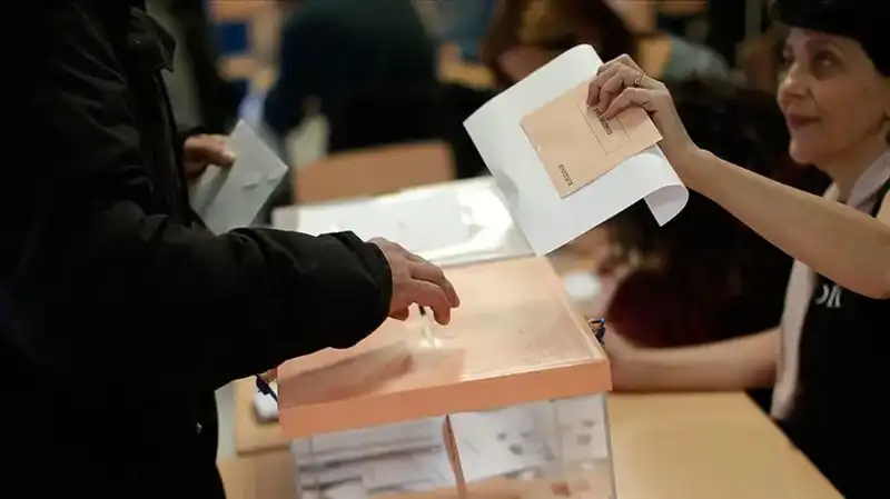 İspanya'da Sosyalistler İkinci Seçimde Büyük Hayal Kırıklığı Yaşadı!