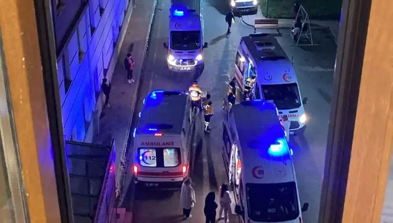 53 Öğrenci Akşam Yemeği Sonrası Hastaneye Kaldırıldı: Olayın Ayrıntıları