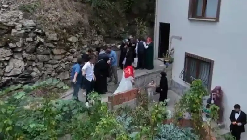 Düğün Töreninde Korkunç Anlar: Silahlı Saldırı Neden Bu Derece Büyüledi?