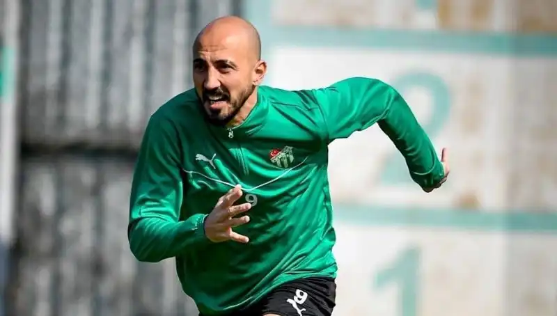 Milli Futbolcunun Yeni Rotası: 2. Lig'de Çıkış Yolu mu Bulacak?