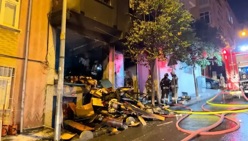 Bağcılar'da Beş Katlı Binada Büyük Yangın Paniği: Neler Oldu?