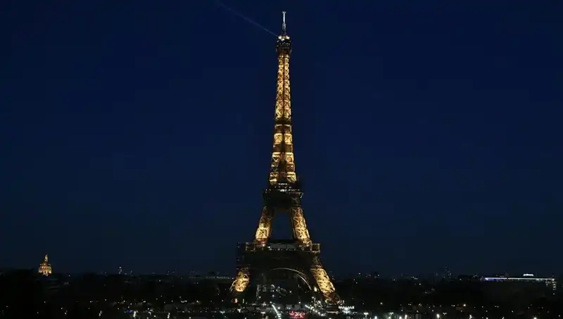 Eyfel Kulesi’nde Saldırı Planı: Paris'te İki Kişi Tutuklandı!