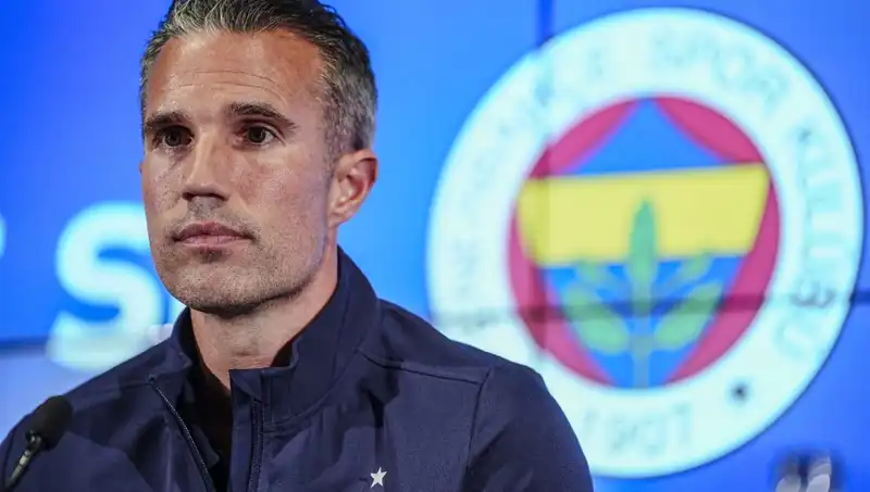 Robin van Persie, Fenerbahçe ile İlgili Tur Şansını Yüzdeyle Paylaştı