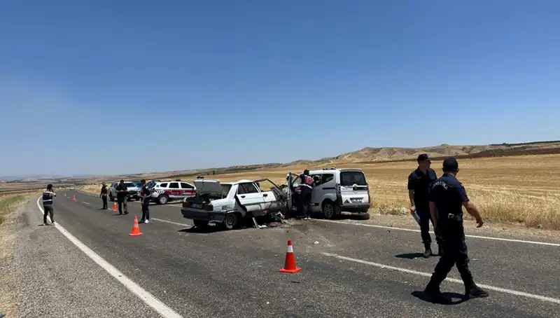 Adıyaman'da Feci Trafik Kazası: Hayatını Kaybedenlerin Sayısı 4'e Ulaştı