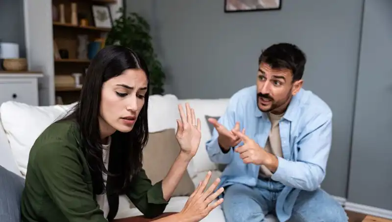 Evliliğinizi Tehdit Eden 4 Yıkıcı Davranışa Dikkat!