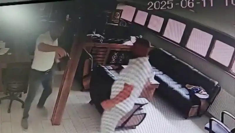 Alacak Verecek Meselesi Kanlı Bitti: Kalfa İş İnsanını Öldürdü