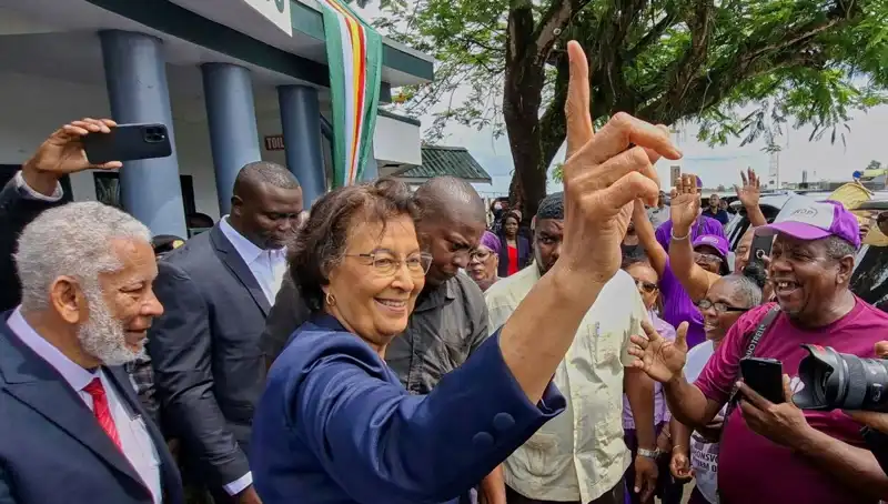 Surinam Tarihinde Bir İlk: Kadın Devlet Başkanı Göreve Başladı!