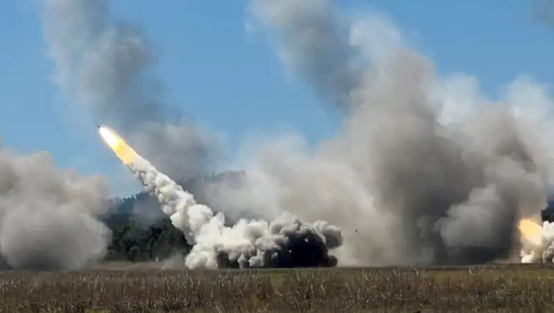 Avustralya'nın Askeri Gücü: HIMARS Atışıyla Tatbikat tarihinde Bir İlk!