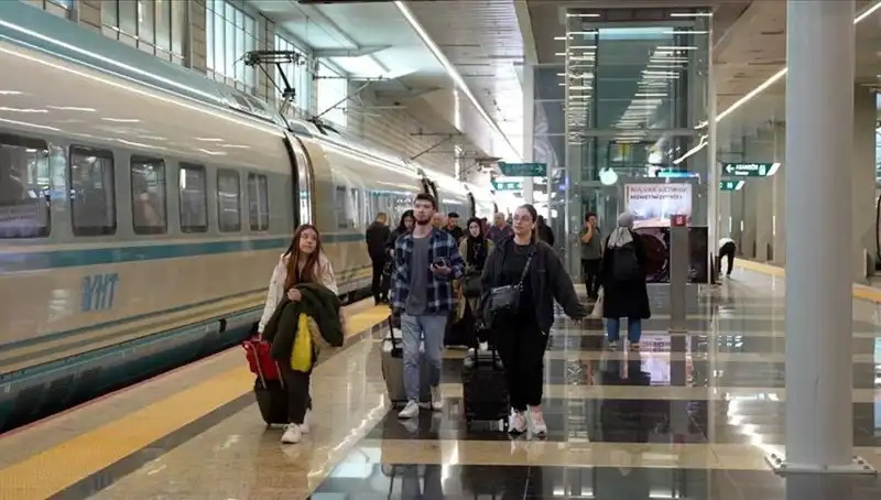 YHT'lerde Yeni Ek Sefer Dönemi: Seyahat Hayallerinizi Gerçekleştirin